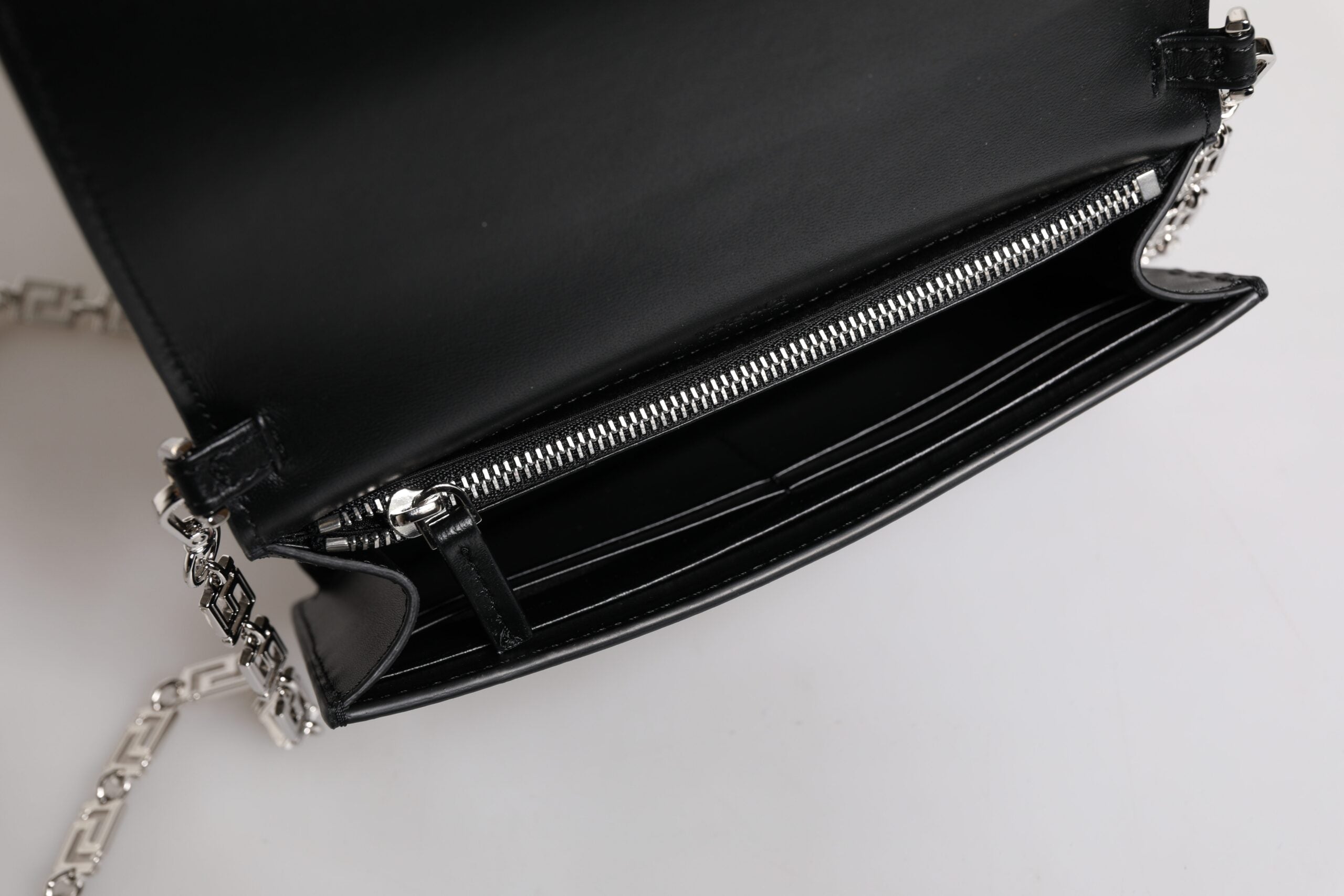 Versace Black Calfskin Leather Chain Strap Shoulder Crossbody Bag – luxury by Versace | PrivePolai